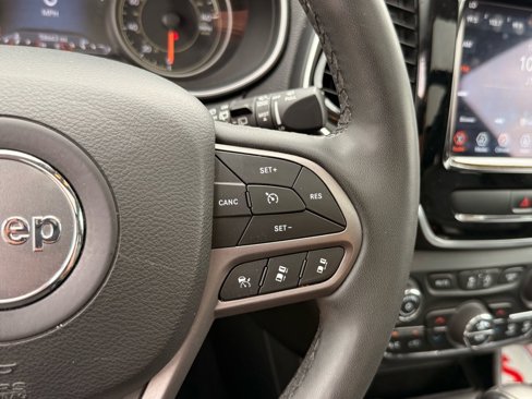 Used 2022 Jeep Cherokee Limited image 17