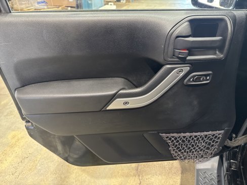 Used 2013 Jeep Wrangler Unlimited Sahara w/ Connectivity Group image 13