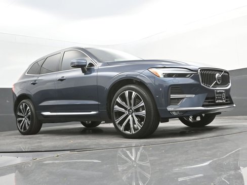 Certified 2023 Volvo XC60 B5 Ultimate w/ Climate Package image 23