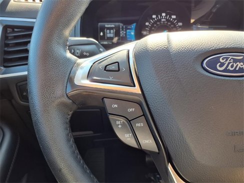 Used 2024 Ford Edge SEL image 10