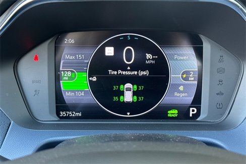 Used 2022 Chevrolet Bolt EUV Premier w/ Sun & Sound Package image 38