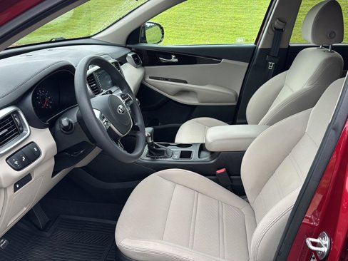 Used 2020 Kia Sorento LX image 8