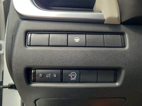 Used 2023 Nissan Rogue SV image 24