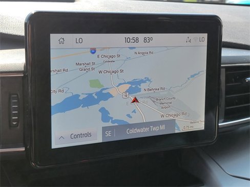 Used 2022 Ford Explorer XLT image 6