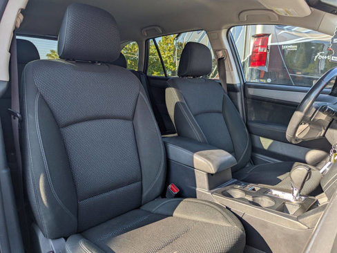 Used 2018 Subaru Outback 2.5i Premium image 11