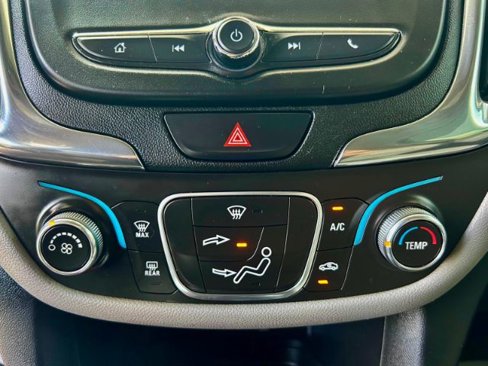 Used 2018 Chevrolet Equinox LS image 14