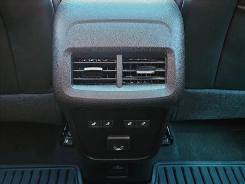 Used 2022 Chevrolet Equinox Premier image 18