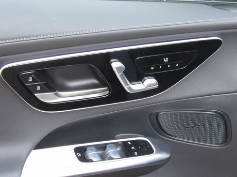 Certified 2025 Mercedes-Benz GLC 300 4MATIC image 12