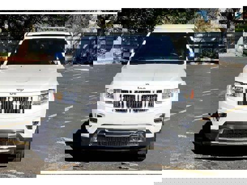 Used 2016 Jeep Grand Cherokee Limited w/ Trailer Tow Group IV image 3
