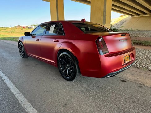 Used 2019 Chrysler 300 S image 5