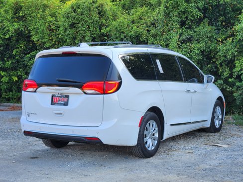 Used 2017 Chrysler Pacifica Touring-L image 19