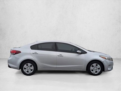Used 2018 Kia Forte LX w/ LX Popular Package image 4