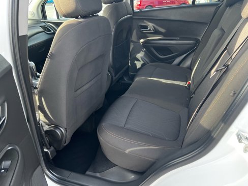 Used 2020 Chevrolet Trax LT image 11