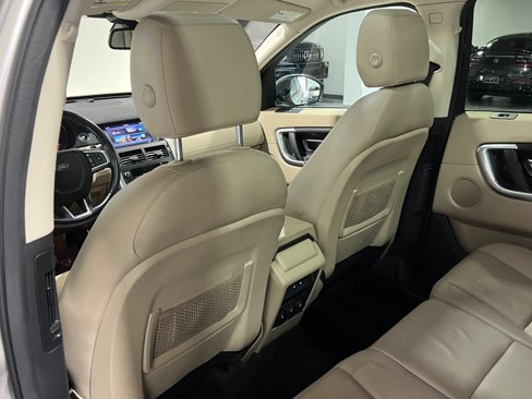 Used 2017 Land Rover Discovery Sport HSE image 41