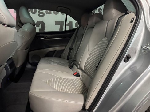 Used 2021 Toyota Camry SE image 19