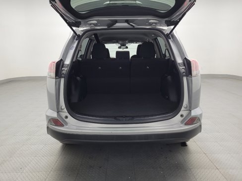 Used 2018 Toyota RAV4 LE image 29