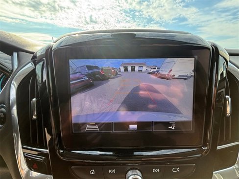 Used 2020 Chevrolet Traverse LT w/ Driver Confidence II Package image 56