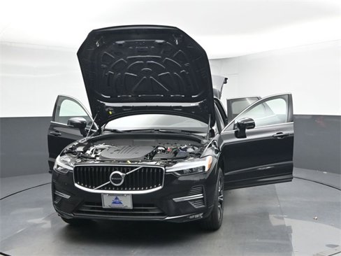 Used 2022 Volvo XC60 B5 Momentum w/ Climate Package image 50