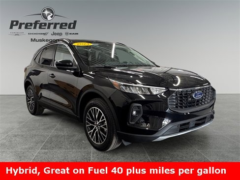 Used 2023 Ford Escape SE image 1