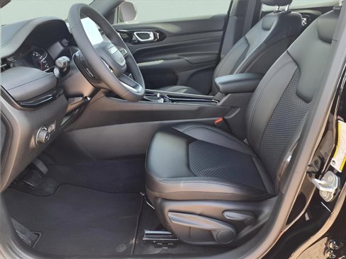 New 2025 Jeep Compass Latitude w/ Altitude Special Edition image 6