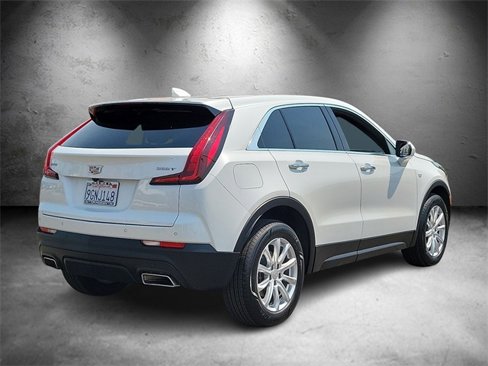 Used 2023 Cadillac XT4 Luxury w/ Cold Weather Package image 3