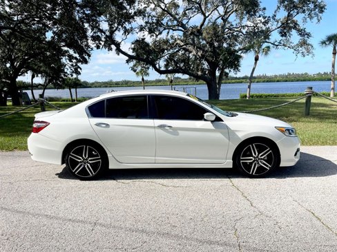 Used 2017 Honda Accord Sport image 4