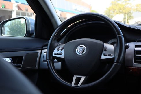 Used 2009 Jaguar XF Premium image 42