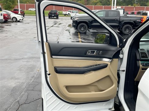 Used 2017 Ford Explorer 4WD w/ Class II Trailer Tow Package image 20