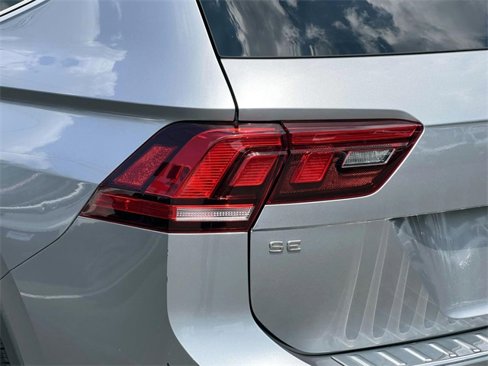 Used 2022 Volkswagen Tiguan SE image 10