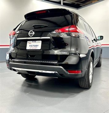 Used 2017 Nissan Rogue SV image 11