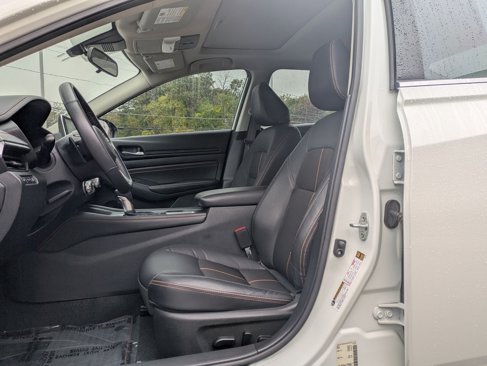 Used 2021 Nissan Altima 2.5 SR w/ SR Premium Package image 12