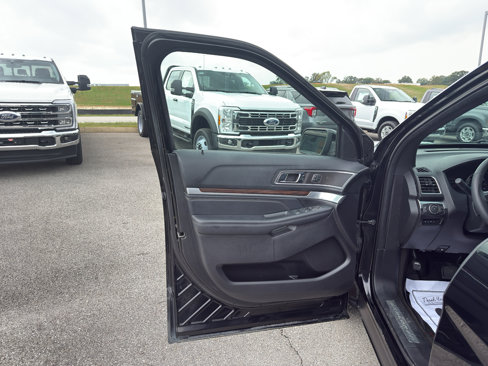 Certified 2018 Ford Explorer Limited w/ Equipment Group 301A image 17