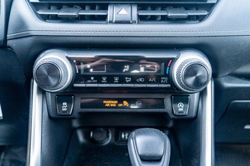 Used 2019 Toyota RAV4 LE image 24