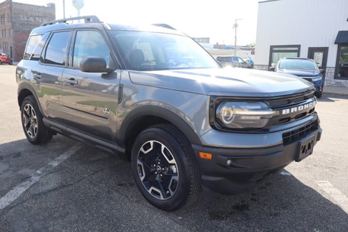 Used 2023 Ford Bronco Sport Outer Banks w/ Tech Package image 2