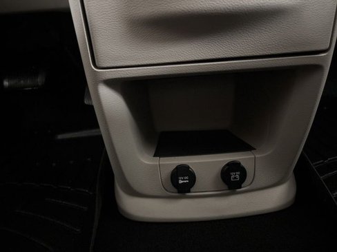 Used 2018 Dodge Grand Caravan SE image 33