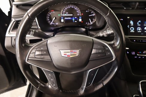 Used 2019 Cadillac XT5 Luxury w/ LPO, Black Ice Package image 3