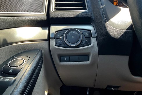 Used 2018 Ford Explorer XLT w/ Equipment Group 202A image 38