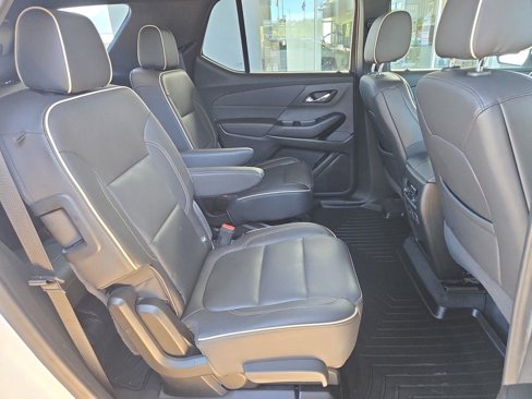 Used 2023 Chevrolet Traverse Premier image 17