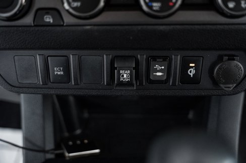 Used 2019 Toyota Tacoma TRD Off-Road image 36