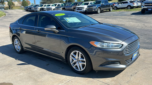 Used 2015 Ford Fusion SE image 4