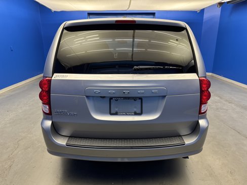 Used 2015 Dodge Grand Caravan SXT image 6