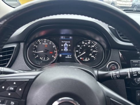 Certified 2019 Nissan Rogue SV image 12