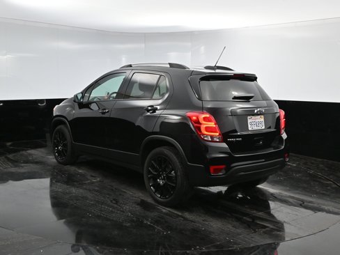 Used 2022 Chevrolet Trax LT w/ Midnight Edition image 5