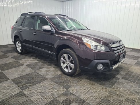 Used 2013 Subaru Outback 3.6R Limited w/ Special Appearance Pkg image 4