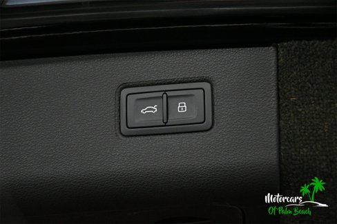 Used 2022 Bentley Bentayga image 62