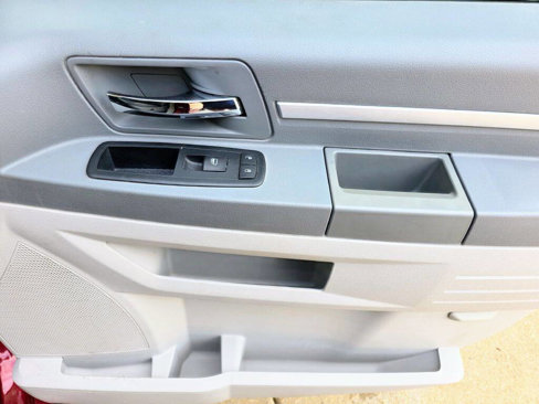 Used 2008 Dodge Grand Caravan SXT image 36