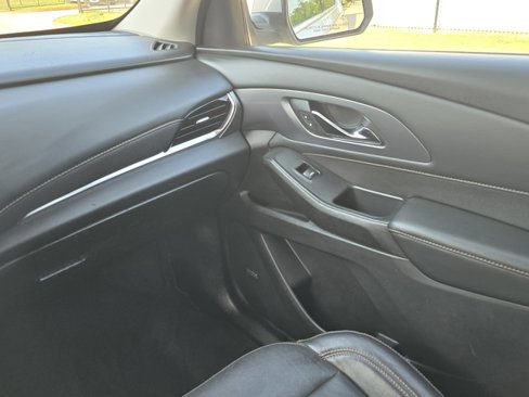 Used 2021 Chevrolet Traverse Premier image 20