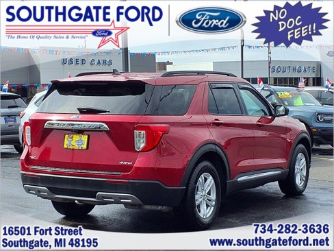 Used 2021 Ford Explorer XLT w/ Equipment Group 202A image 2