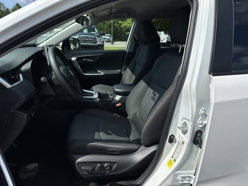 Used 2024 Toyota RAV4 XLE image 9