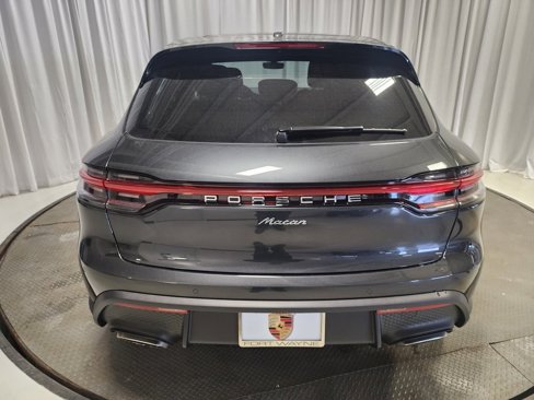Used 2025 Porsche Macan image 6
